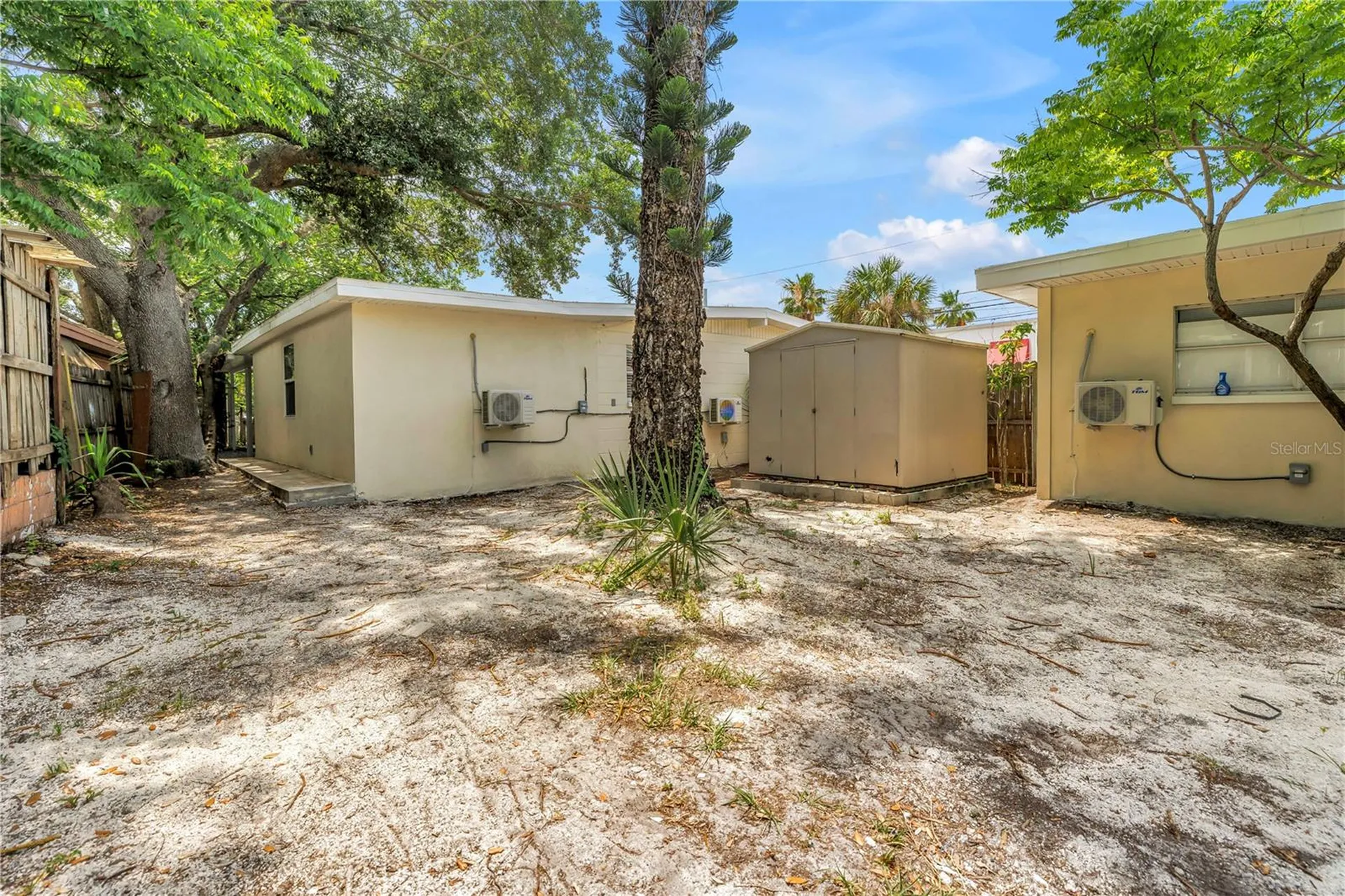 110 NE Monroe Circle N St Petersburg FL 33702