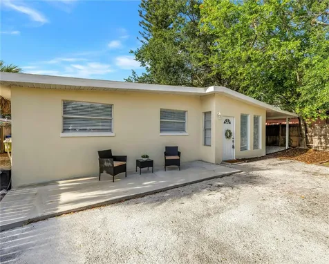 110 NE Monroe Circle N St Petersburg FL 33702