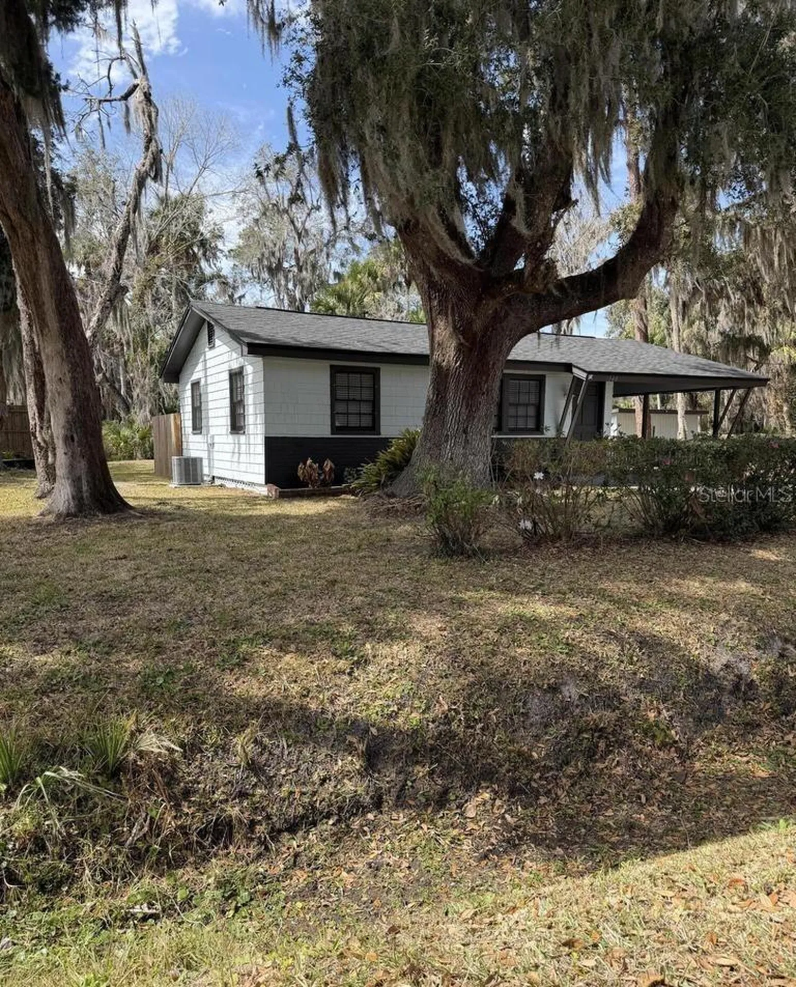 1040 B Street New Smyrna Beach FL 32168