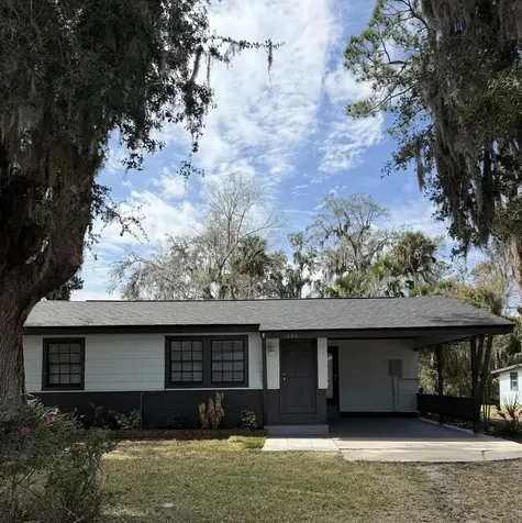 1040 B Street New Smyrna Beach FL 32168