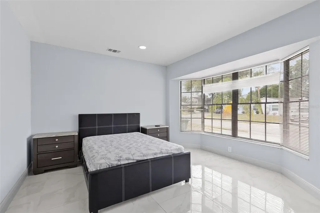 2310 W Knollwood Place Tampa FL 33604