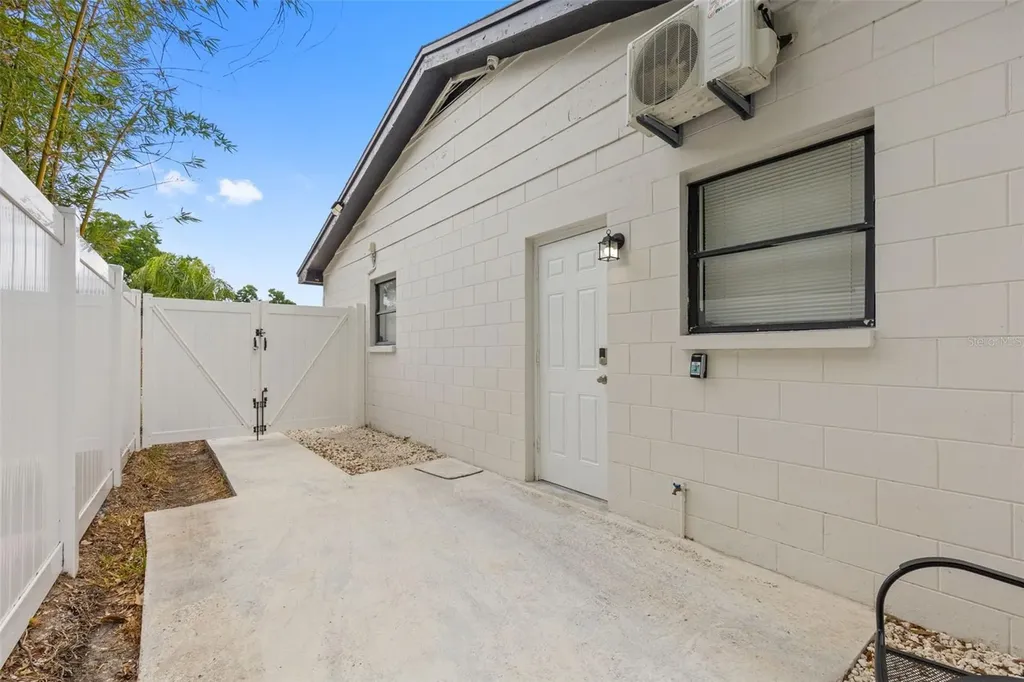 2310 W Knollwood Place Tampa FL 33604