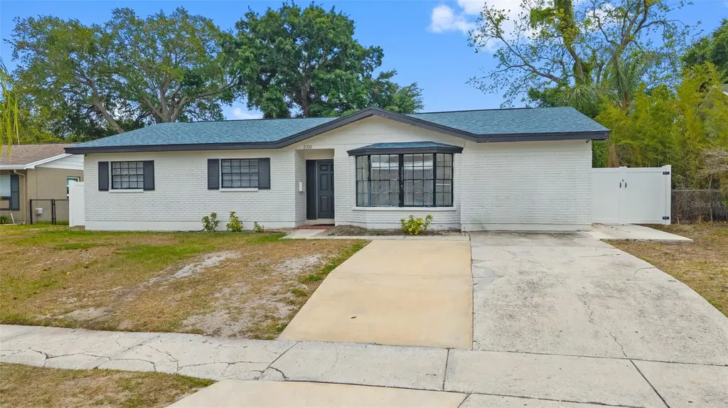2310 W Knollwood Place Tampa FL 33604