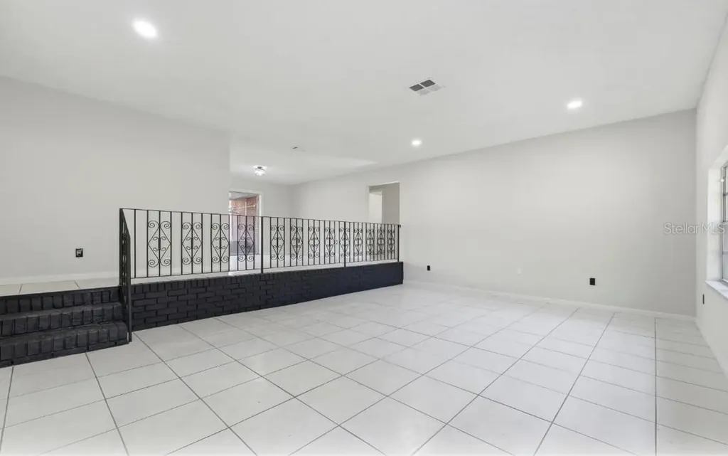 33201 Coventry Drive Leesburg FL 34788
