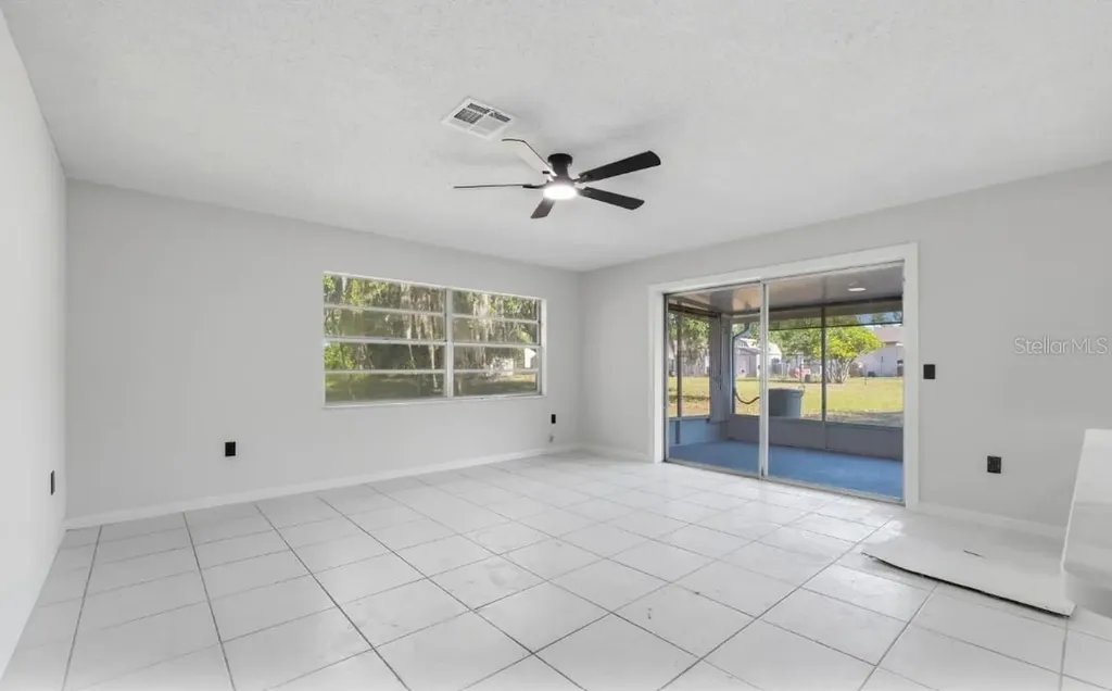 33201 Coventry Drive Leesburg FL 34788