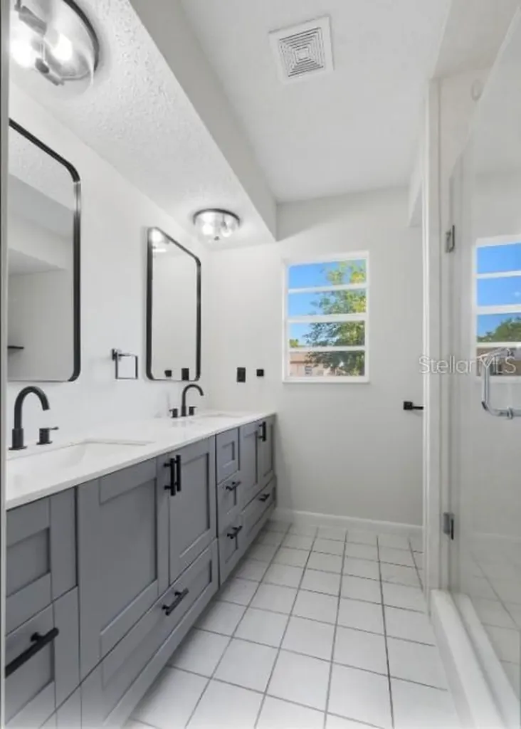 33201 Coventry Drive Leesburg FL 34788