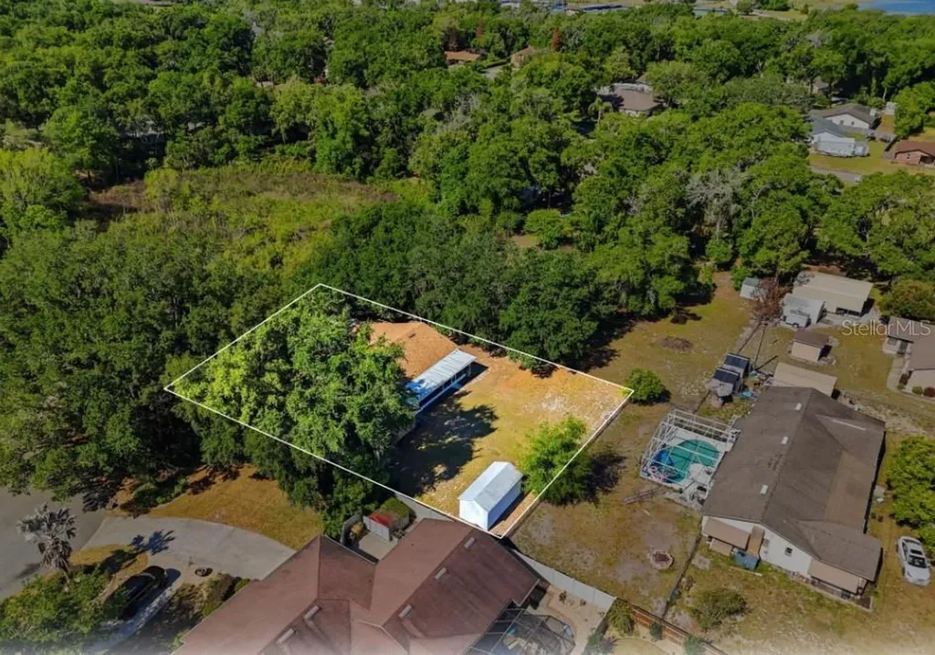 33201 Coventry Drive Leesburg FL 34788