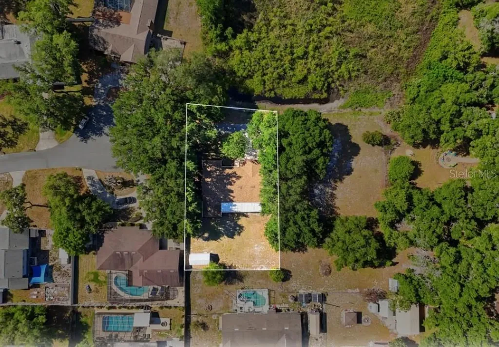 33201 Coventry Drive Leesburg FL 34788