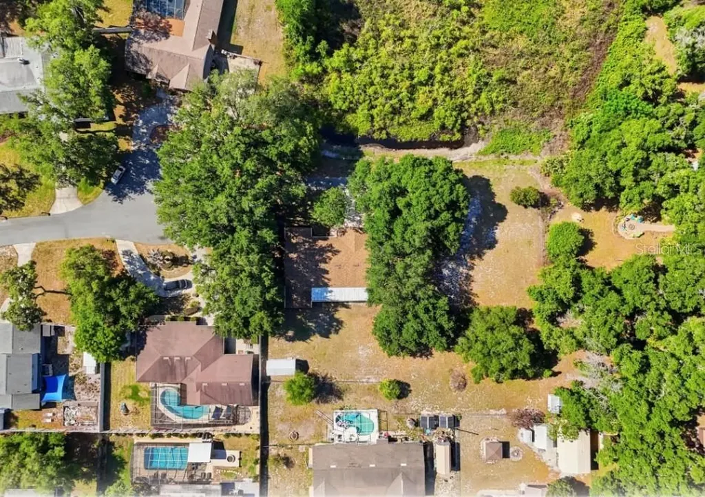 33201 Coventry Drive Leesburg FL 34788