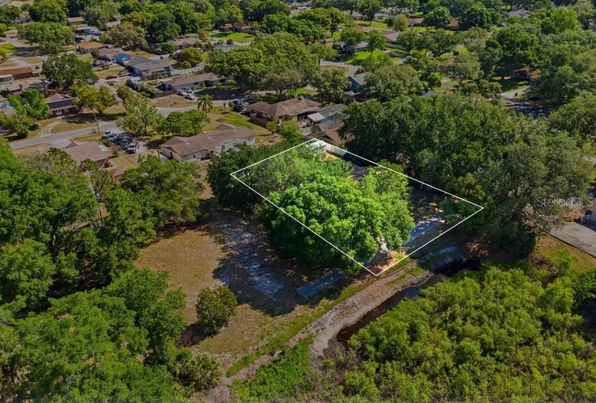 33201 Coventry Drive Leesburg FL 34788