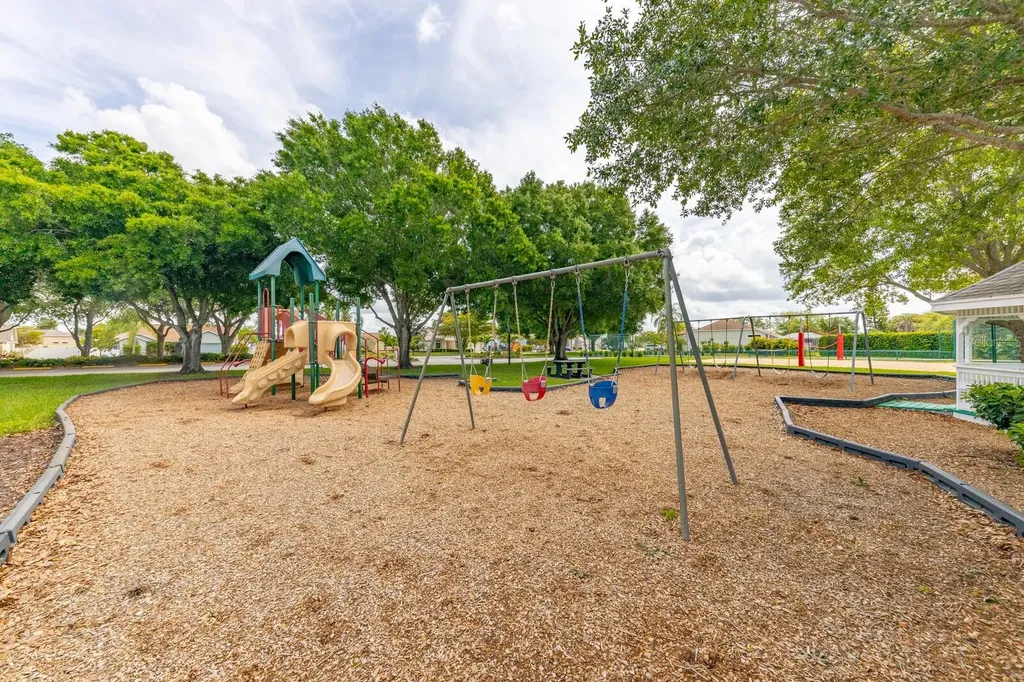 4839 14th Avenue E Bradenton FL 34208