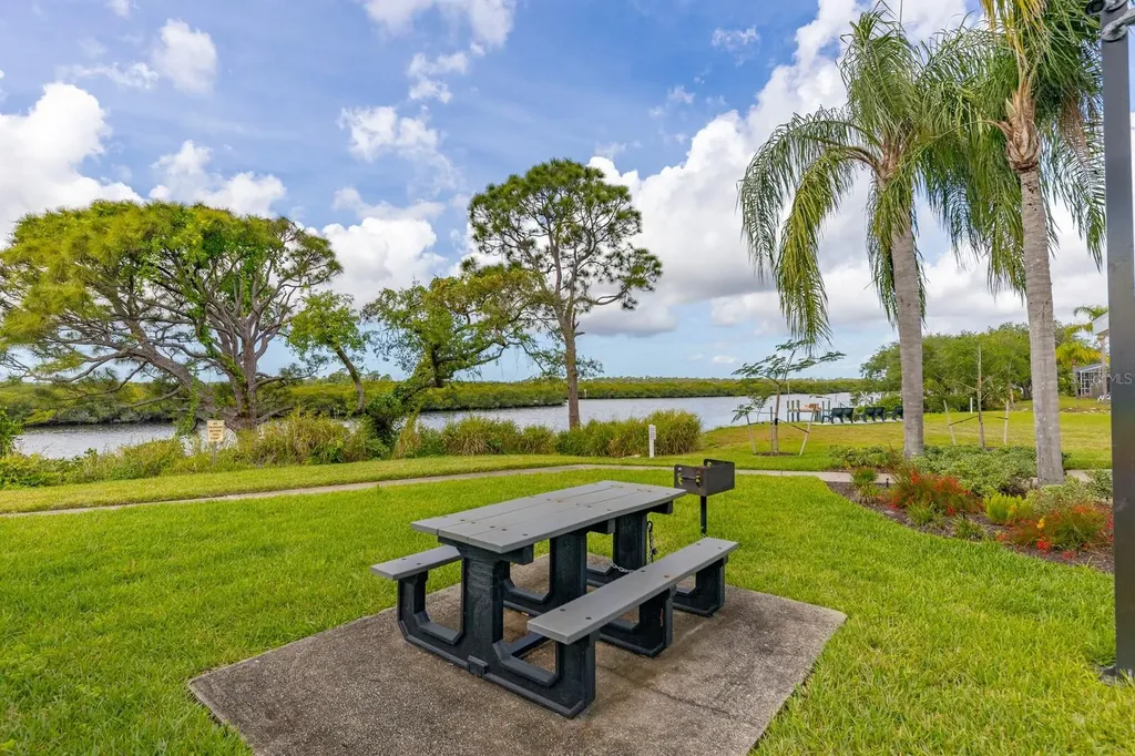 4839 14th Avenue E Bradenton FL 34208