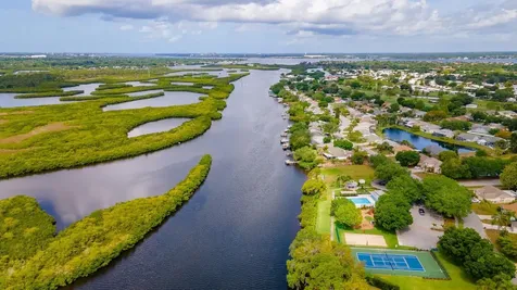 4839 14th Avenue E Bradenton FL 34208