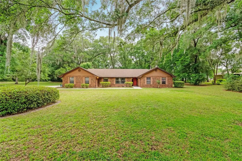 1305 Greenland Trace Deland FL 32720