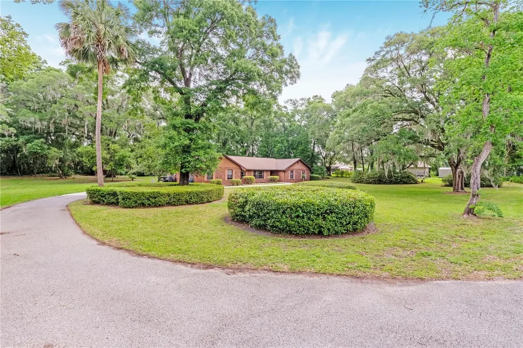 1305 Greenland Trace Deland FL 32720