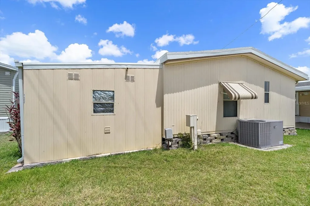 132 Lakeview Drive Palmetto FL 34221