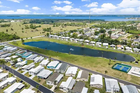 132 Lakeview Drive Palmetto FL 34221