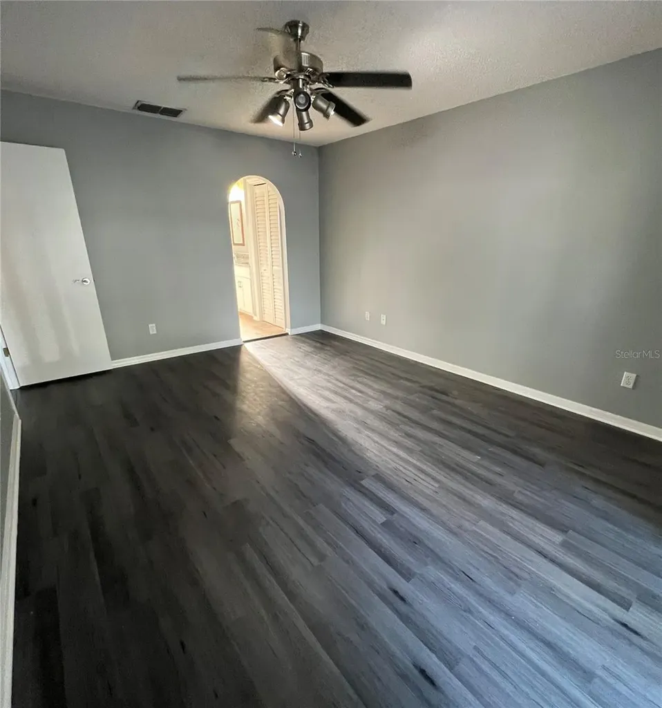 5909 Idle Forest Place Tampa FL 33614
