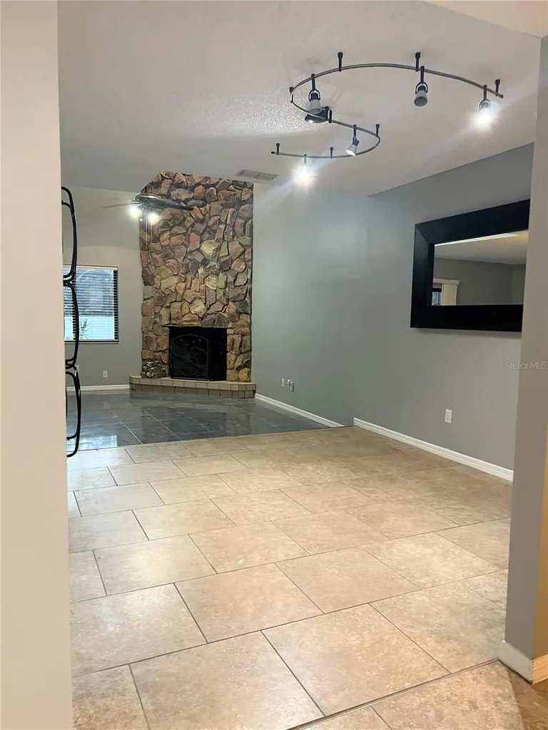 5909 Idle Forest Place Tampa FL 33614