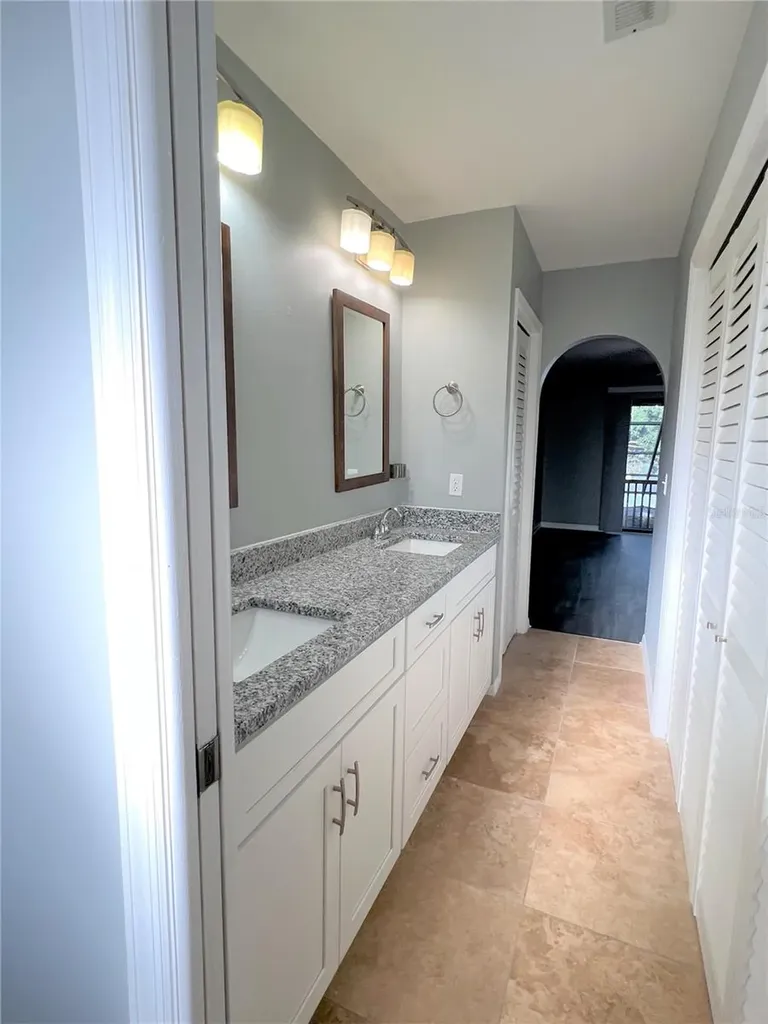 5909 Idle Forest Place Tampa FL 33614