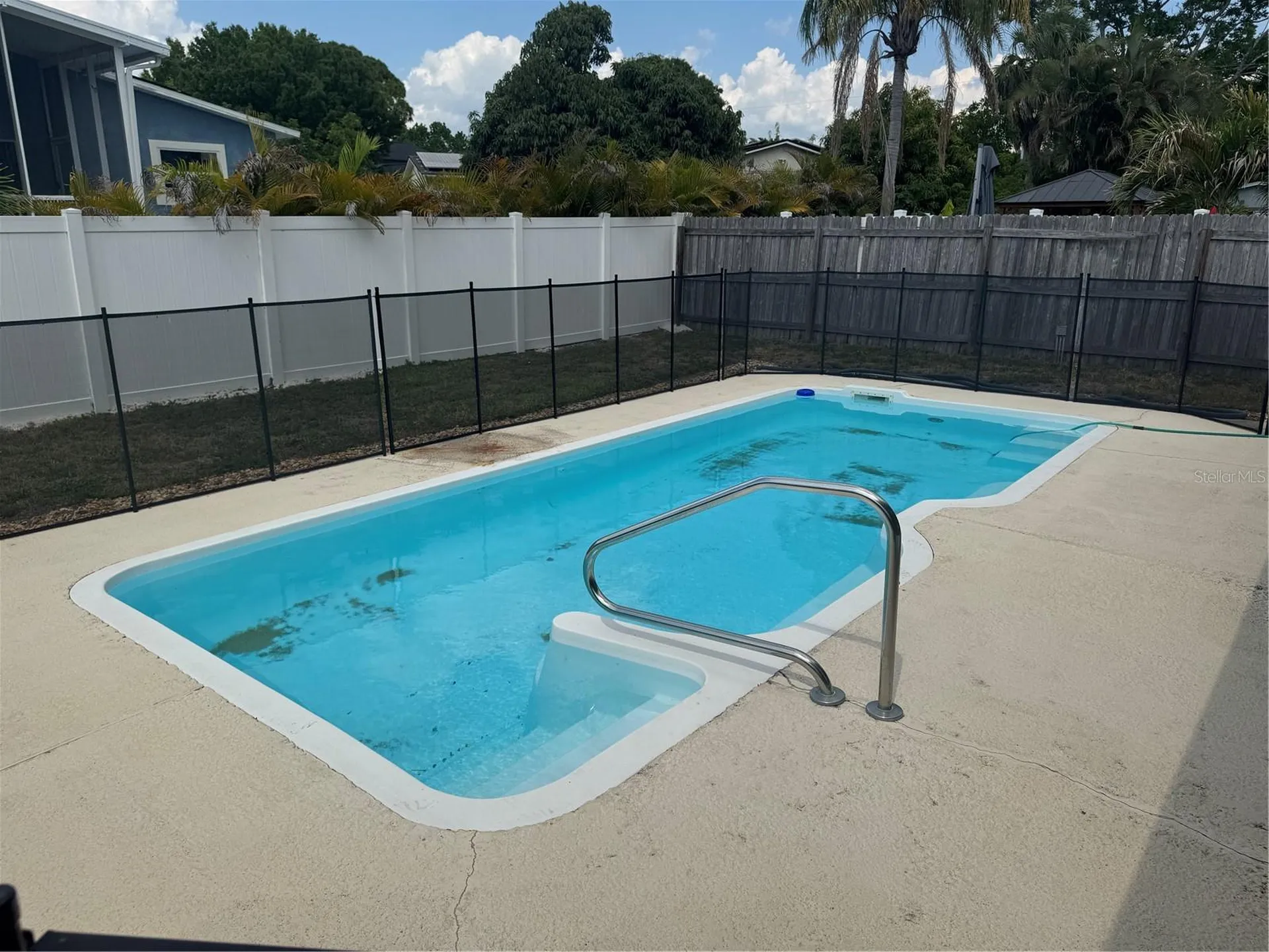 8601 Rue Chateau Drive Largo FL 33777
