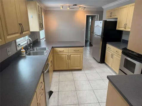 8601 Rue Chateau Drive Largo FL 33777