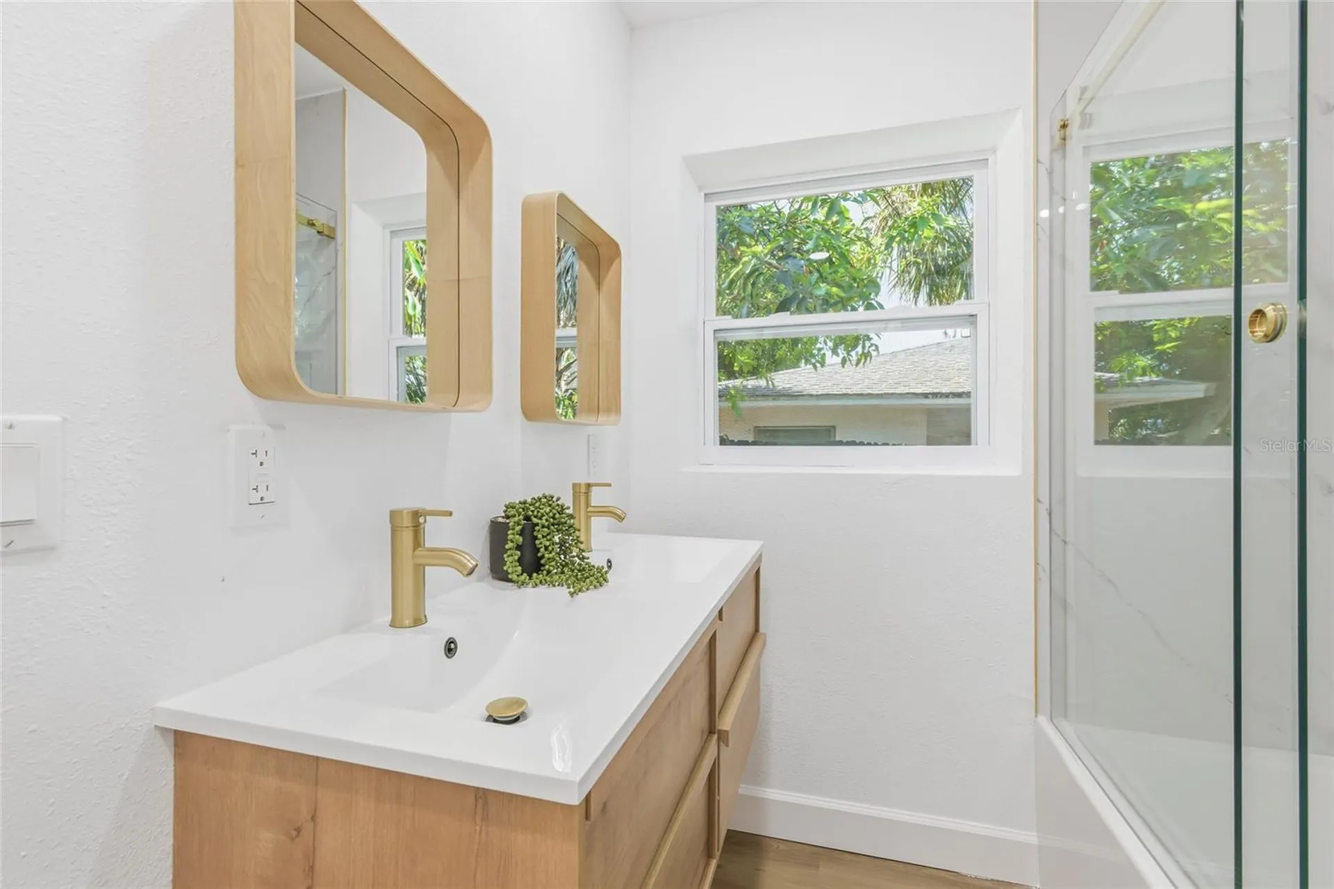 111 Orangeview Avenue Clearwater FL 33755