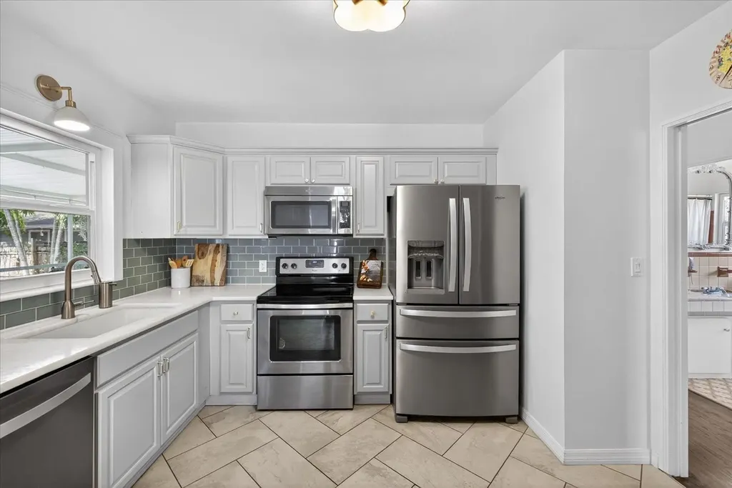 2400 9th Avenue N St Petersburg FL 33713