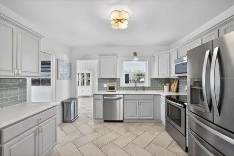 2400 9th Avenue N St Petersburg FL 33713
