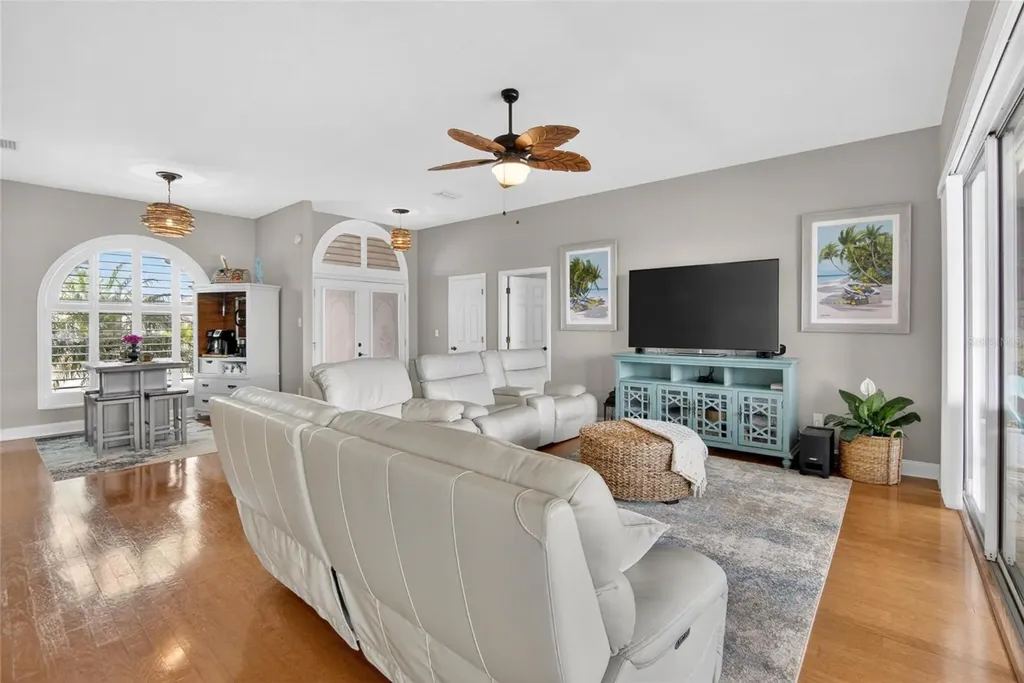 806 Eagle Lane Apollo Beach FL 33572