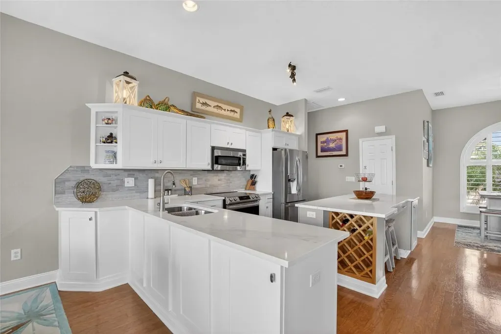 806 Eagle Lane Apollo Beach FL 33572