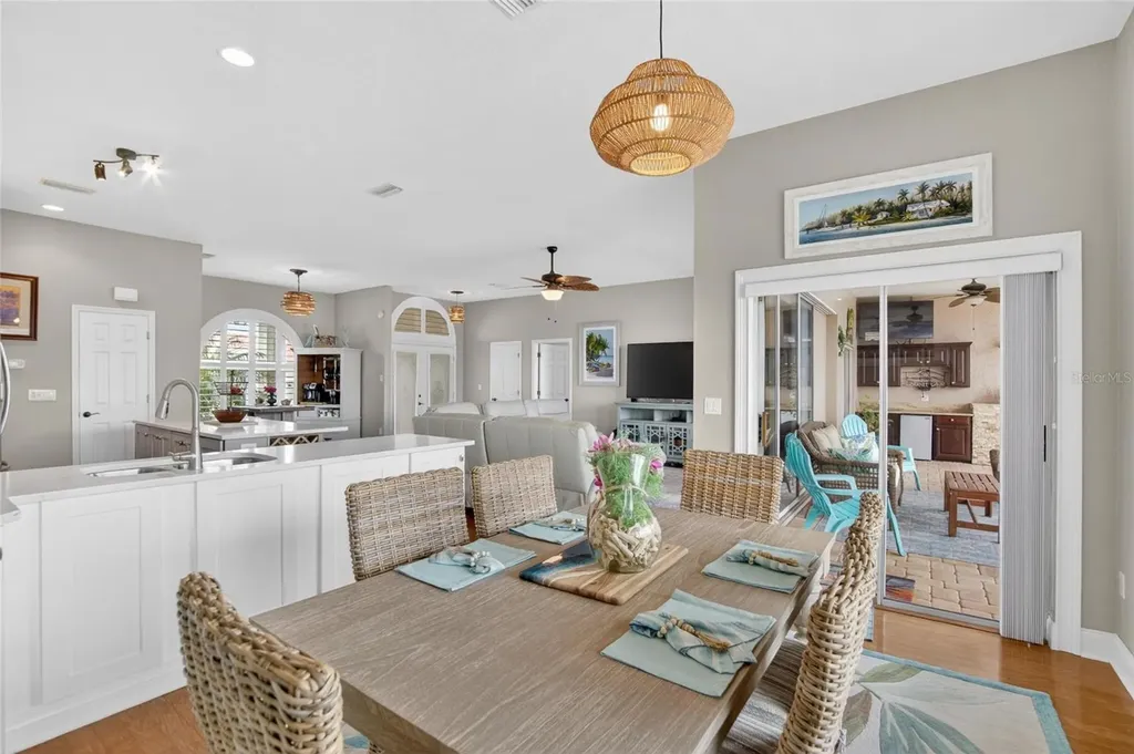 806 Eagle Lane Apollo Beach FL 33572