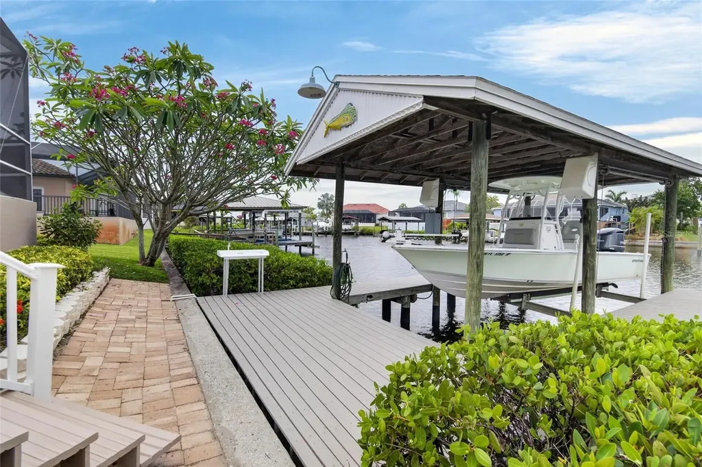 806 Eagle Lane Apollo Beach FL 33572