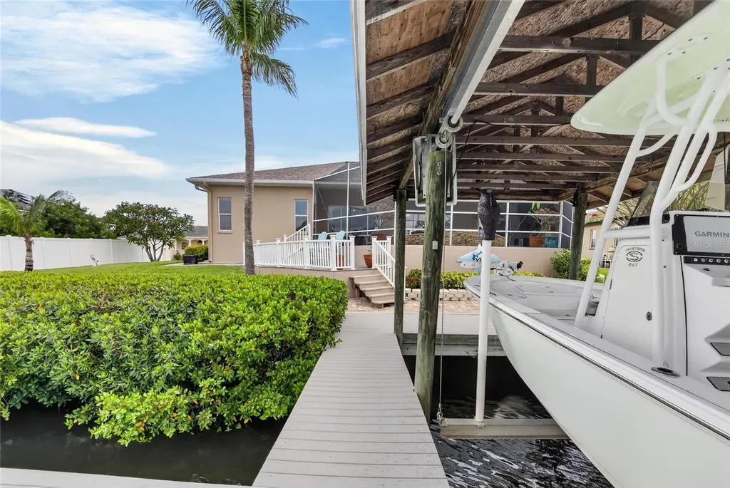 806 Eagle Lane Apollo Beach FL 33572