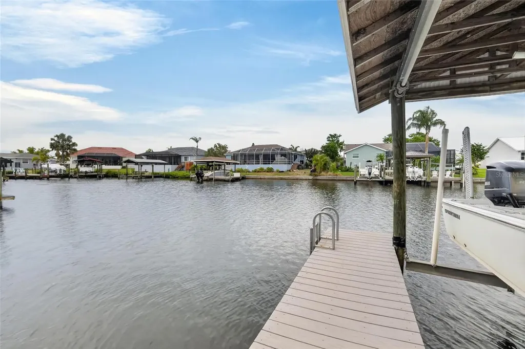 806 Eagle Lane Apollo Beach FL 33572