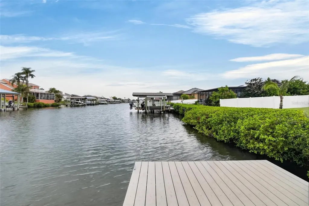 806 Eagle Lane Apollo Beach FL 33572