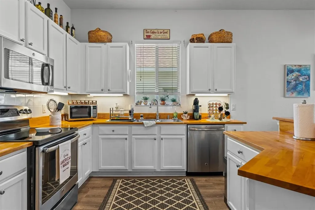 24357 Amberleaf Court Leesburg FL 34748