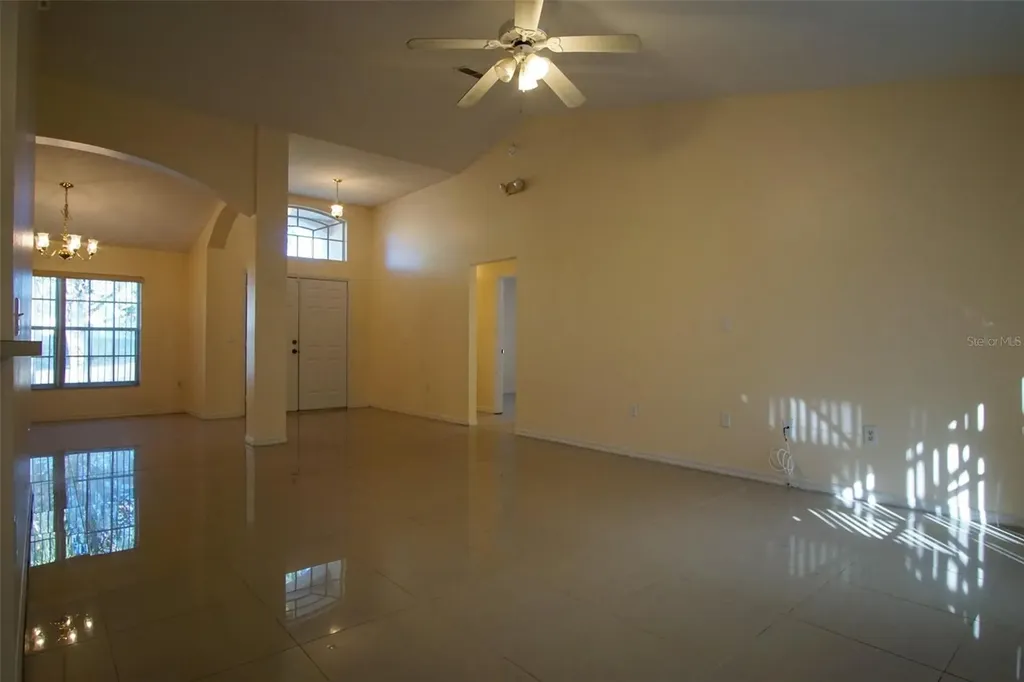 5434 Loma Vista Loop Davenport FL 33896