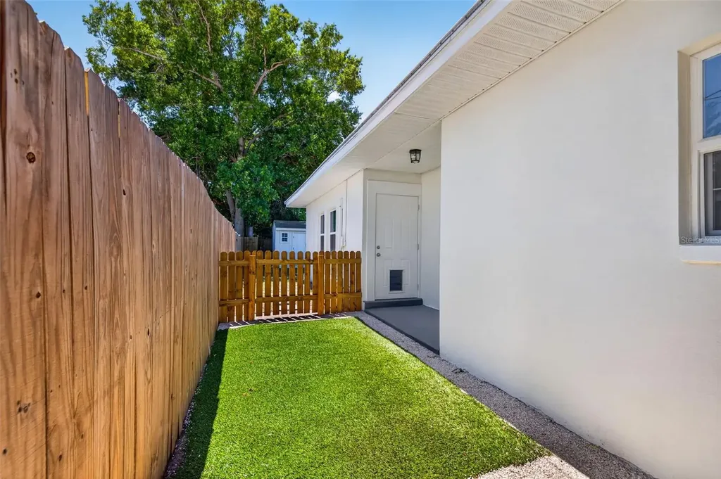 605 Mehlenbacher Road Belleair Bluffs FL 33770