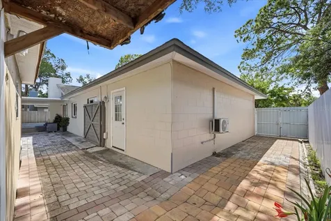 8331 W Pocahontas Avenue Tampa FL 33615