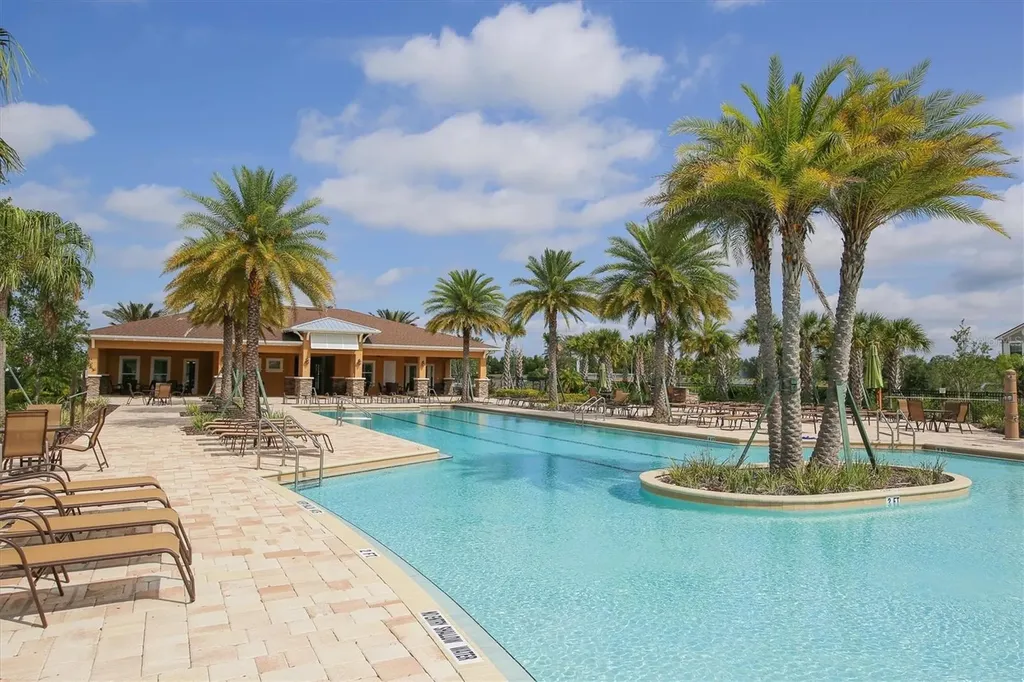 5721 Silverbridge Trail Bradenton FL 34211