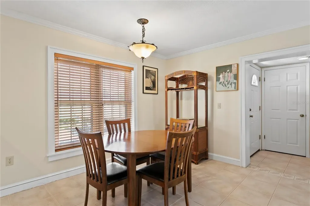 2453 Kingfisher Lane Clearwater FL 33762