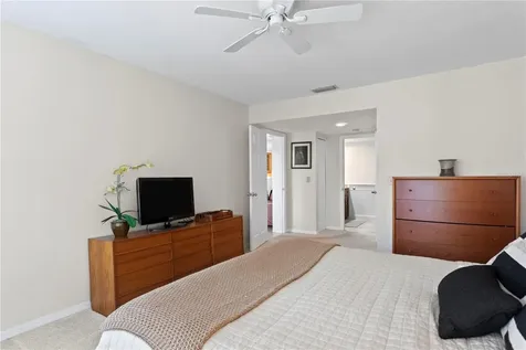 2453 Kingfisher Lane Clearwater FL 33762