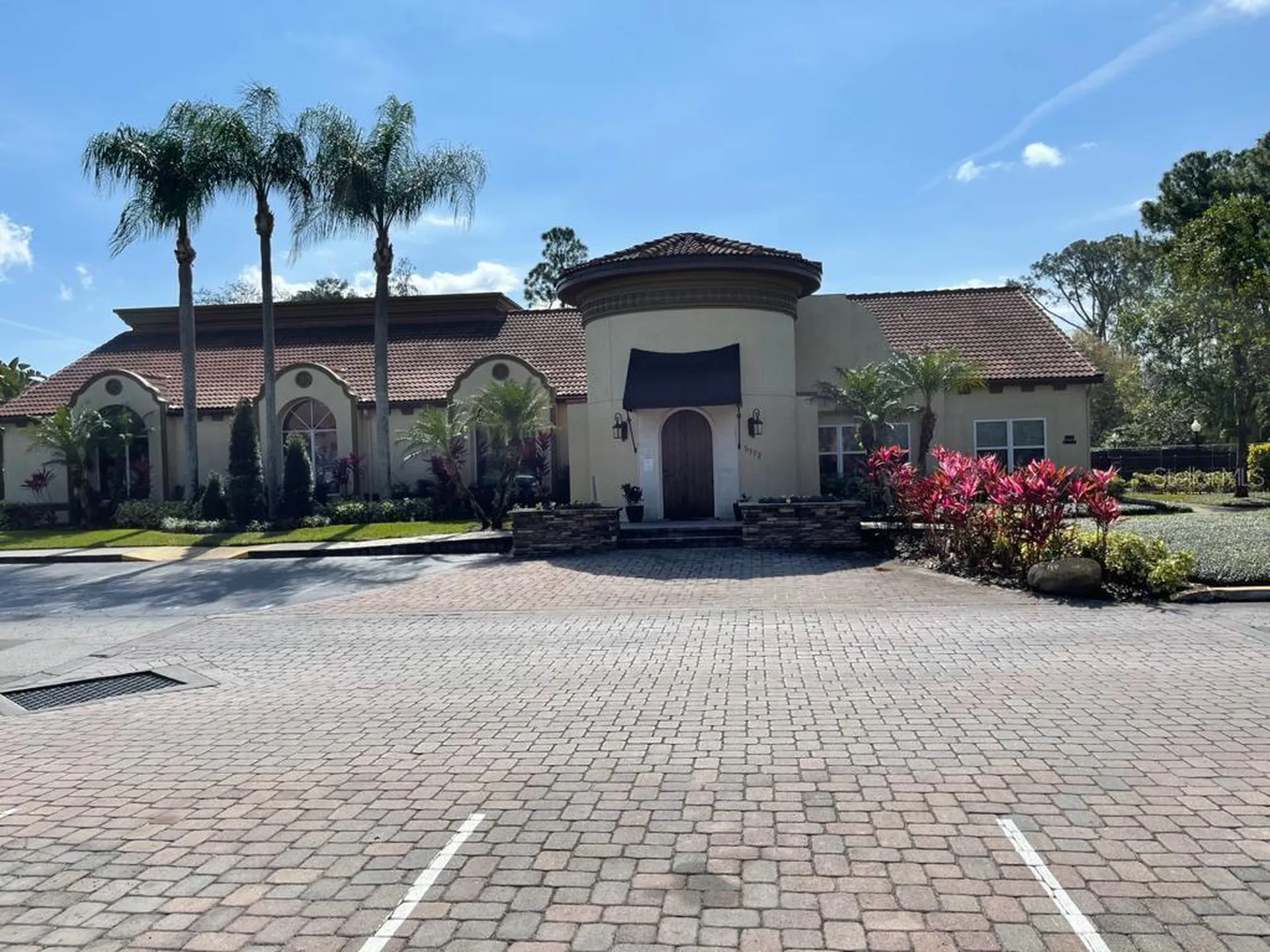 5164 Conroy Road Orlando FL 32811