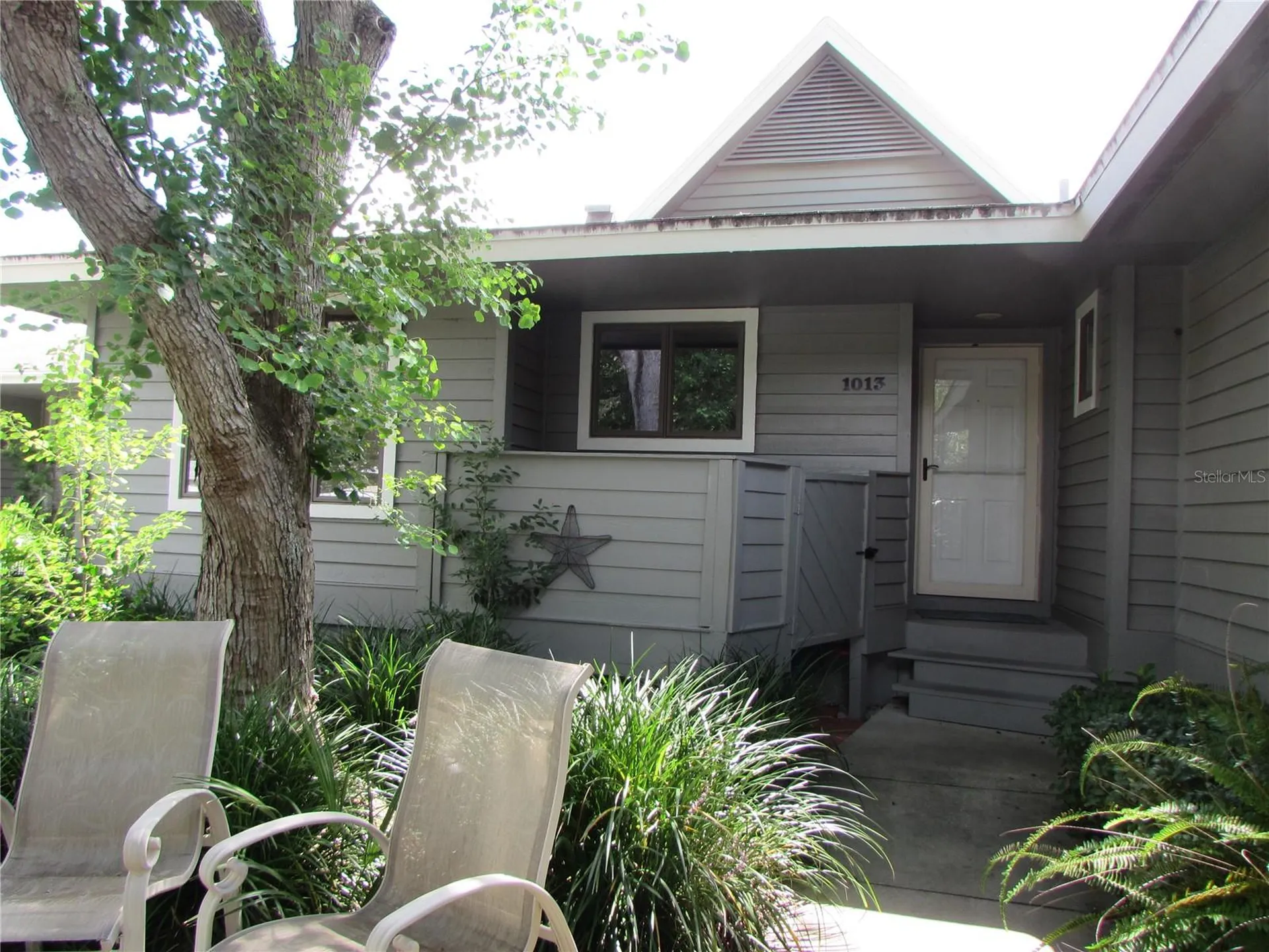 1013 Lake Avoca Court Tarpon Springs FL 34689
