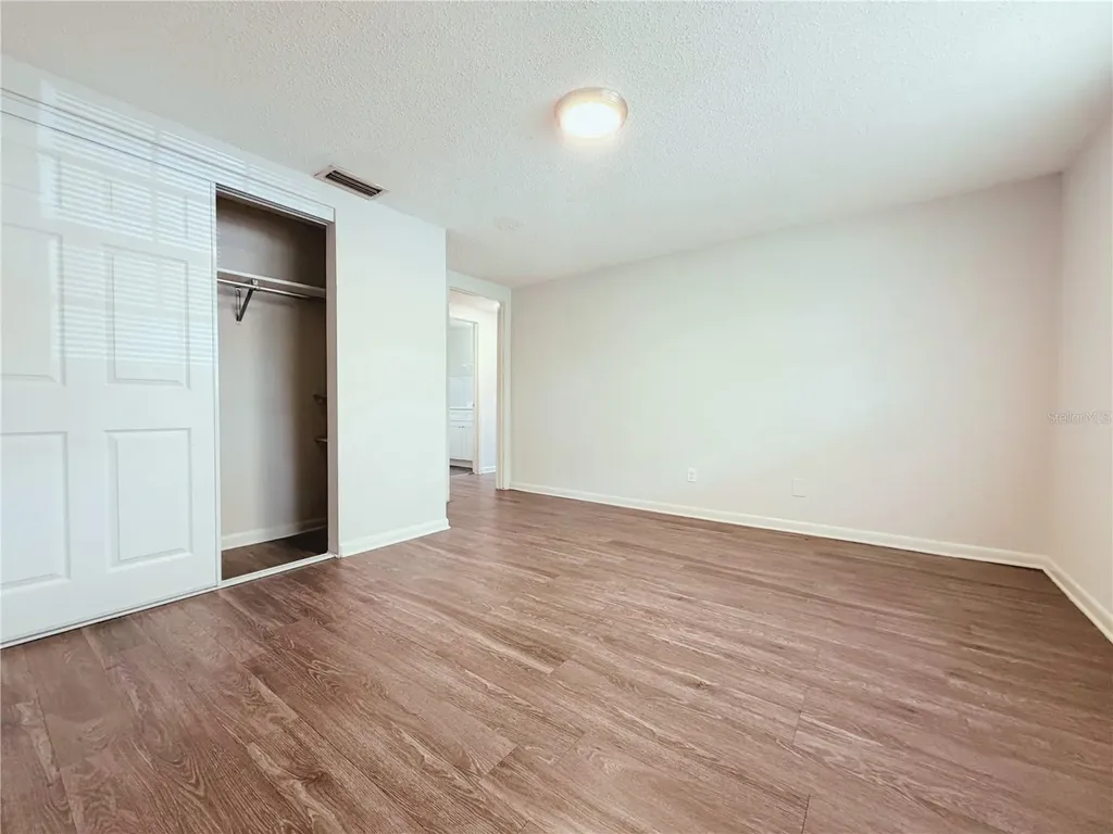 5305 Oakwood Court Tampa FL 33610
