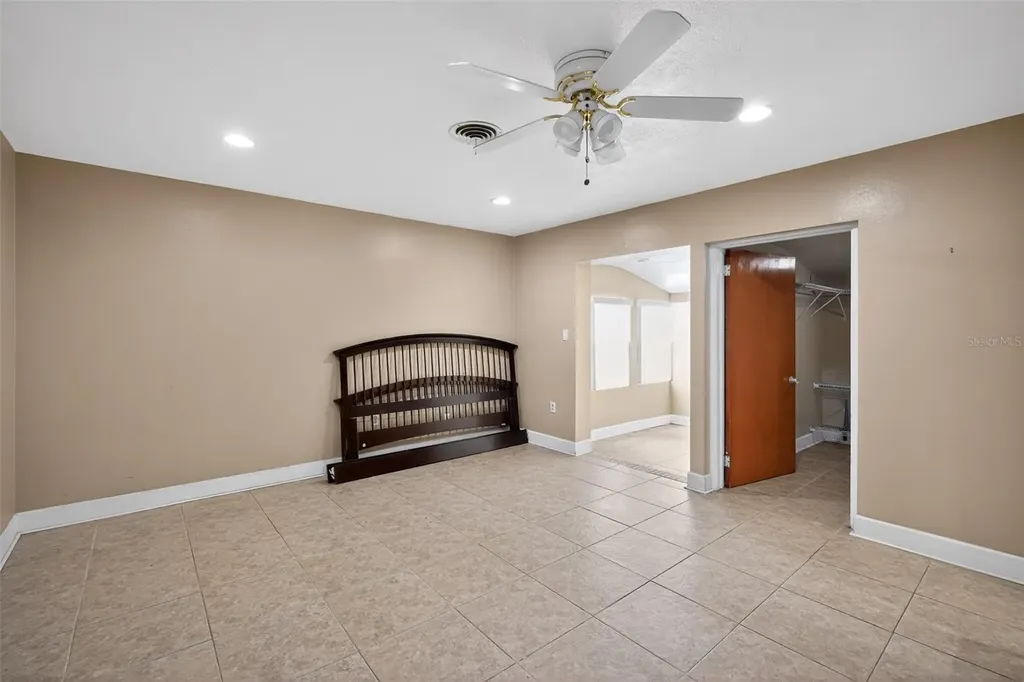 1406 Haven Bend Tampa FL 33613