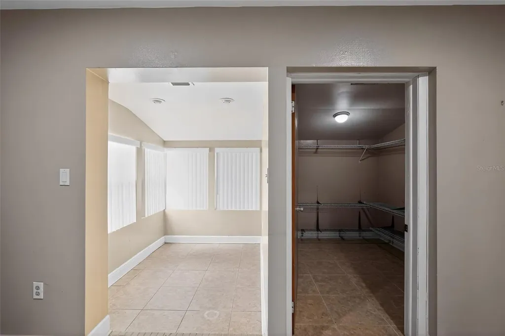 1406 Haven Bend Tampa FL 33613