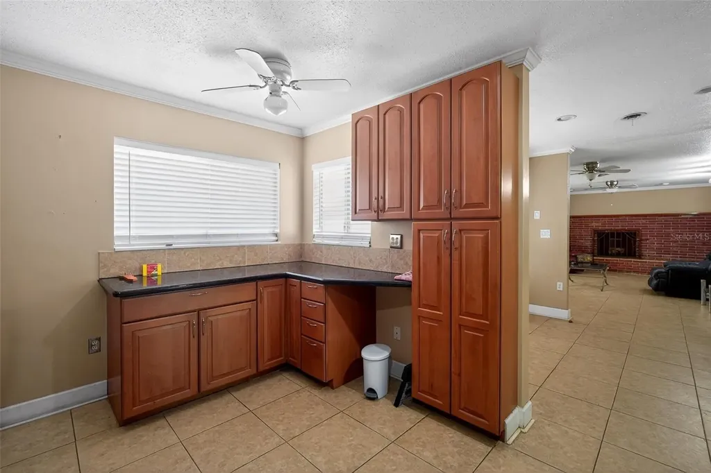 1406 Haven Bend Tampa FL 33613