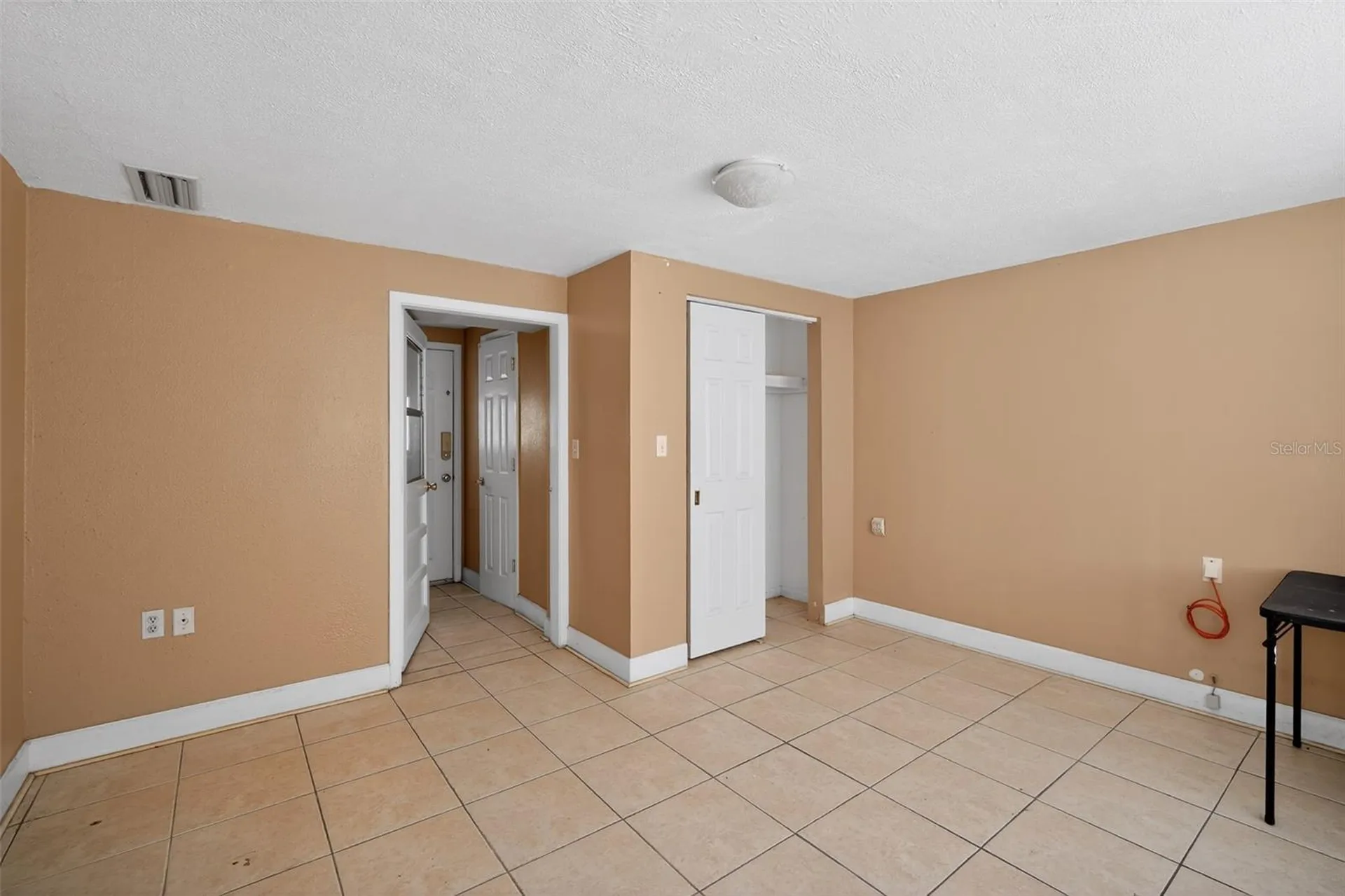 1406 Haven Bend Tampa FL 33613